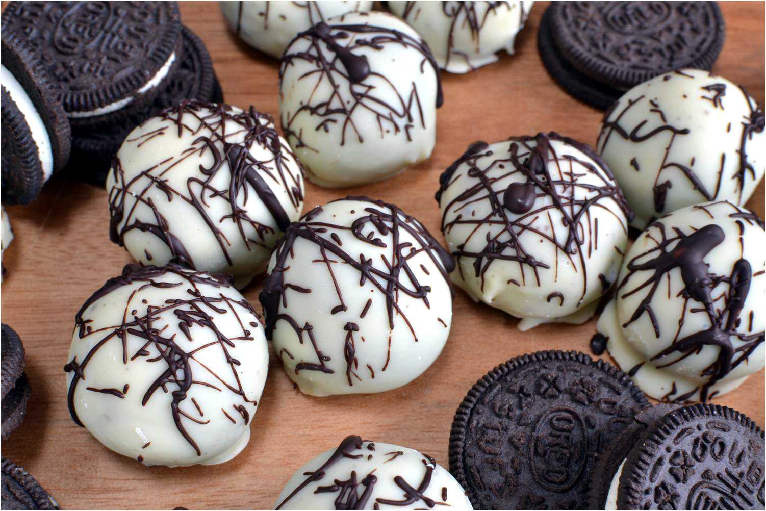 Simple Cookies and Cream Truffle