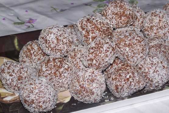 Simple Coconut Truffles