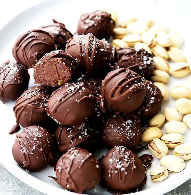 Pistachio-Chocolate Truffles