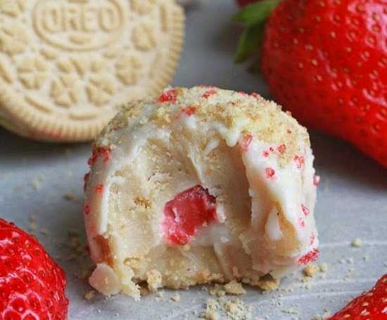 strawberry chocolate truffles